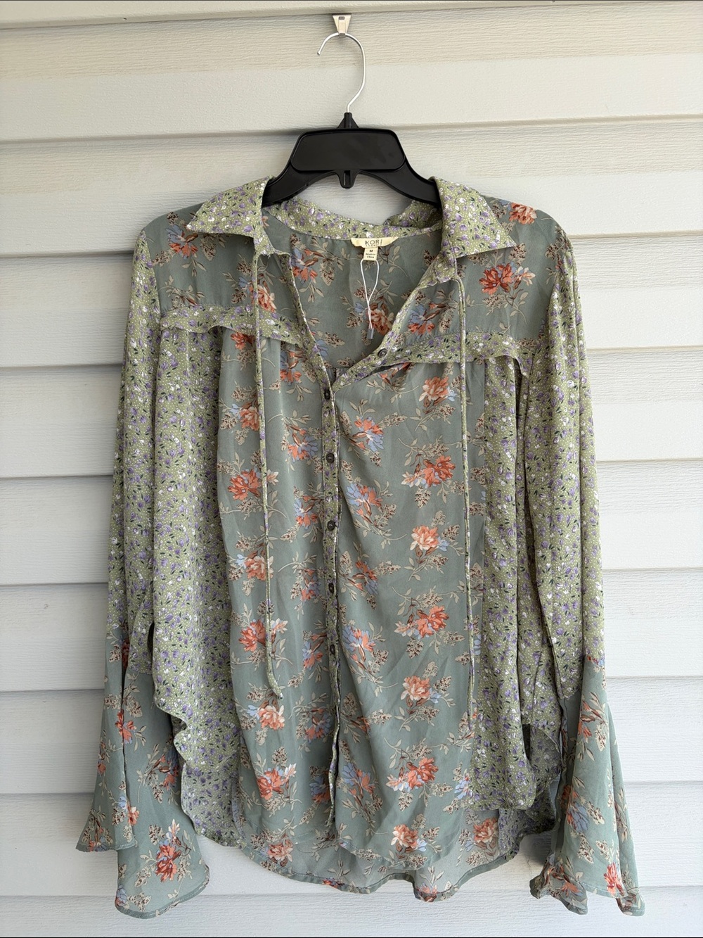 NWOT Kori Sage Green Floral bell sleeve Button-Front Blouse - Picture 1 of 4